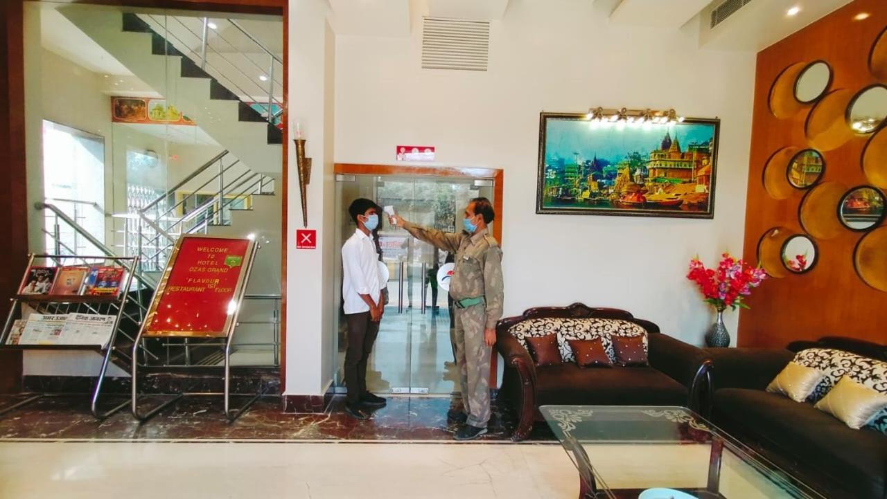 Hotel Ozas Grand Varanasi Exterior photo